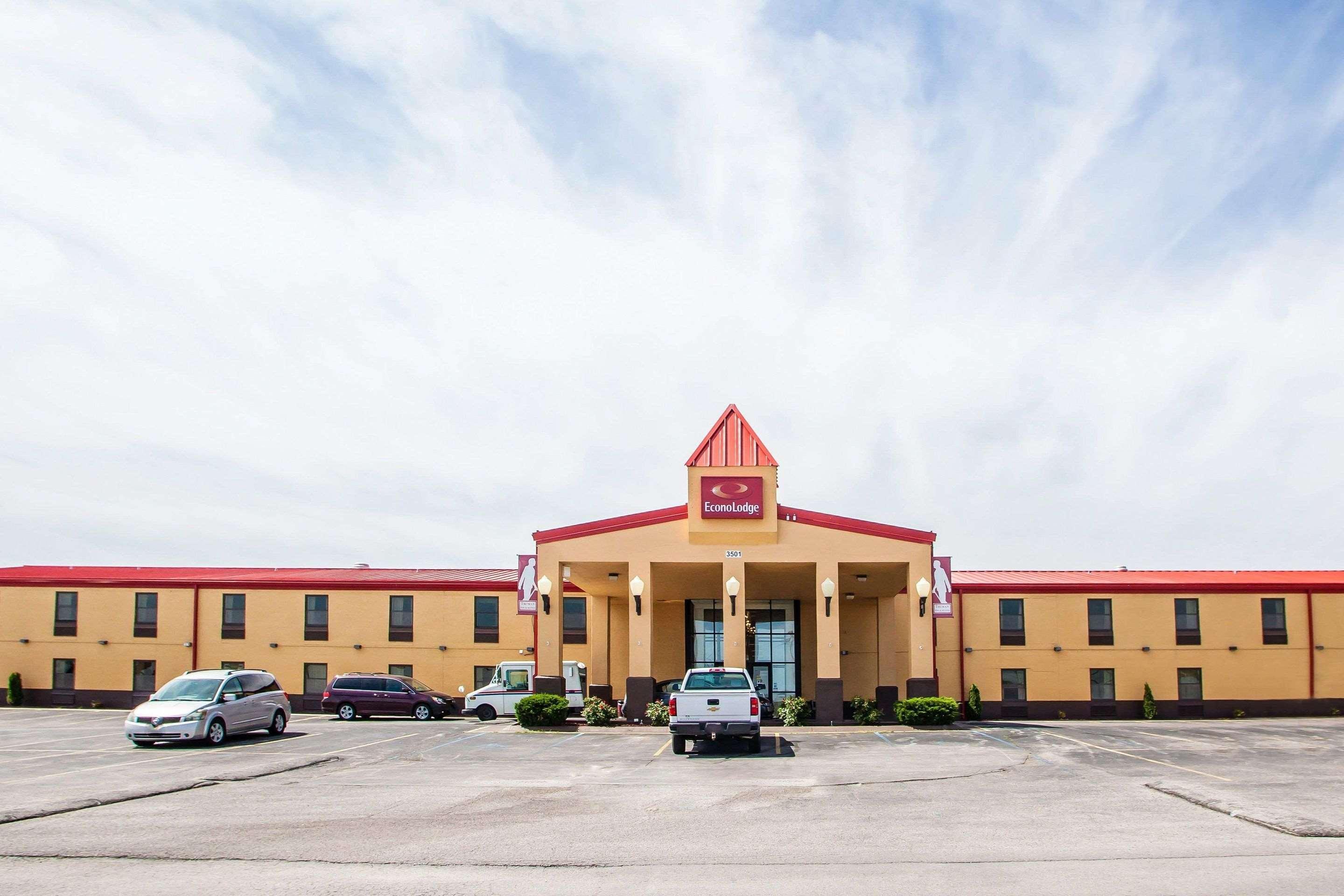 Econo Lodge Truman Inn Седалия Экстерьер фото