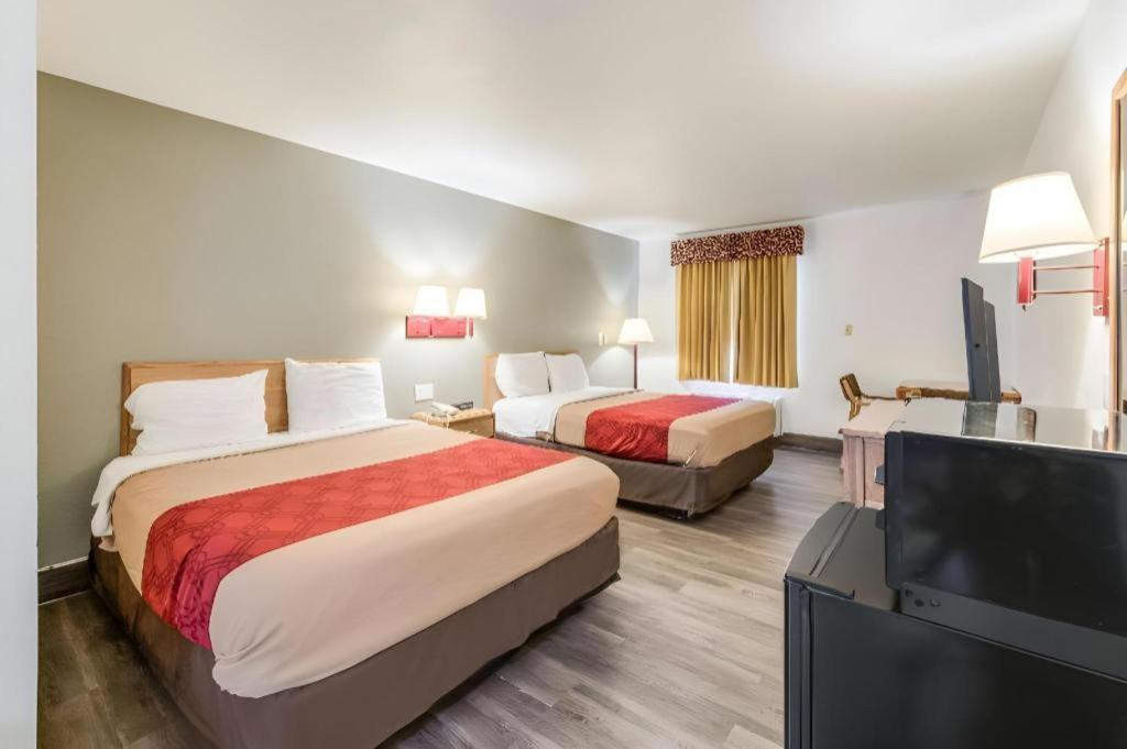 Econo Lodge Truman Inn Седалия Экстерьер фото