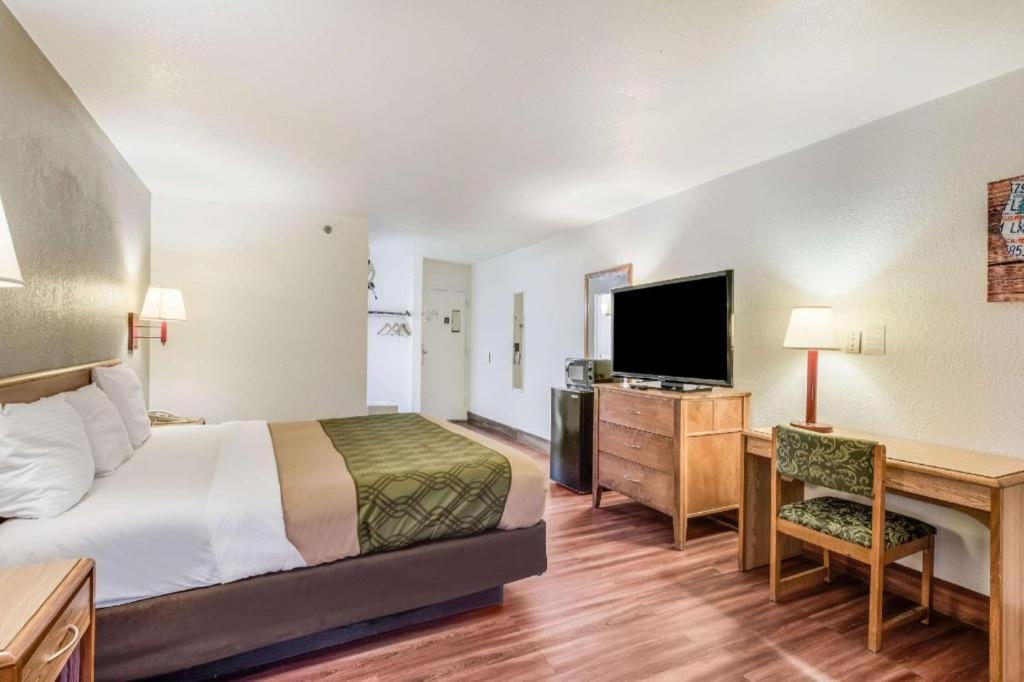 Econo Lodge Truman Inn Седалия Экстерьер фото