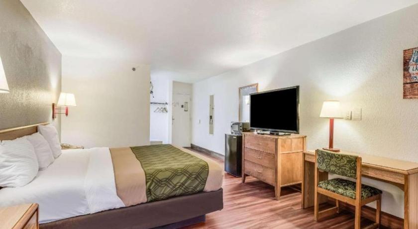 Econo Lodge Truman Inn Седалия Экстерьер фото