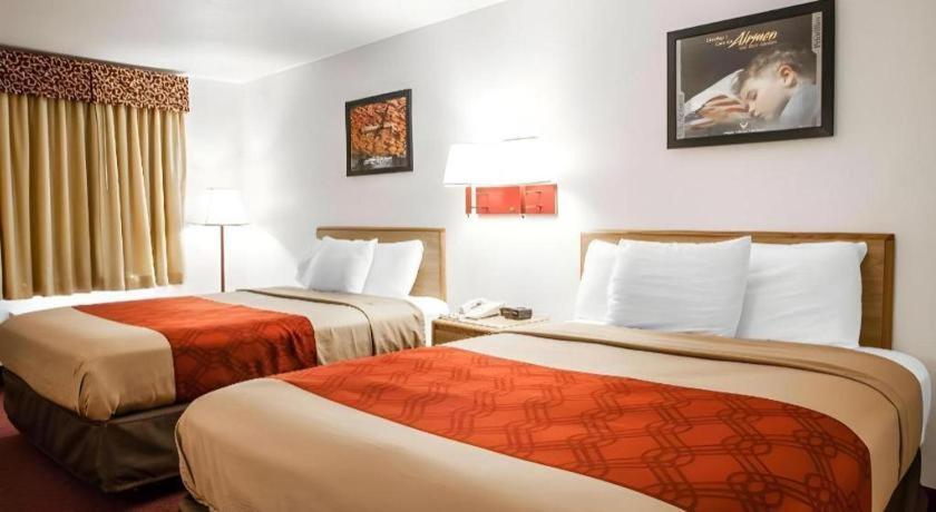Econo Lodge Truman Inn Седалия Экстерьер фото